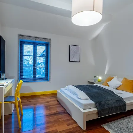 -haus Schweiz- In Homestay Bonn