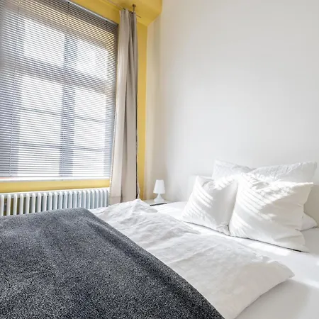 -haus Schweiz- In Homestay Bonn